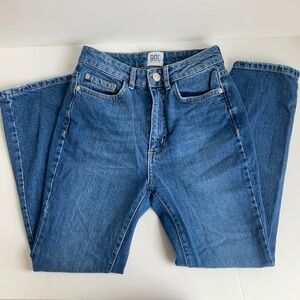 BDG Urban outfitters blue jeans zip and button closure five pocket jeans